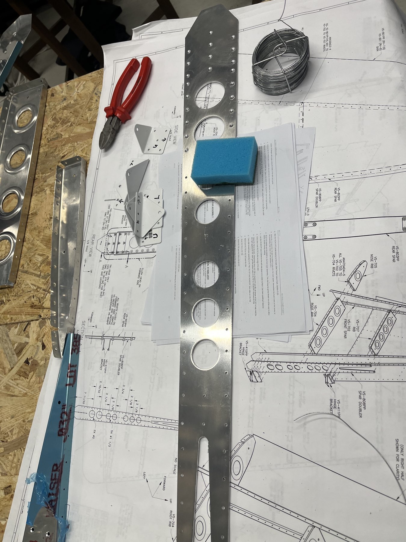 Alles mit der rauen Seite vom Schwamm angeraut und danach entfettet