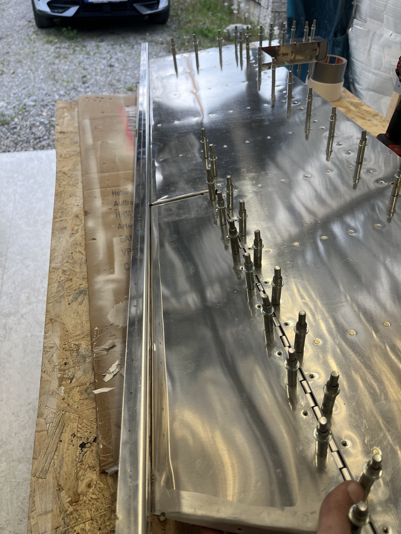 Langes Metallstück zur Ausrichtung