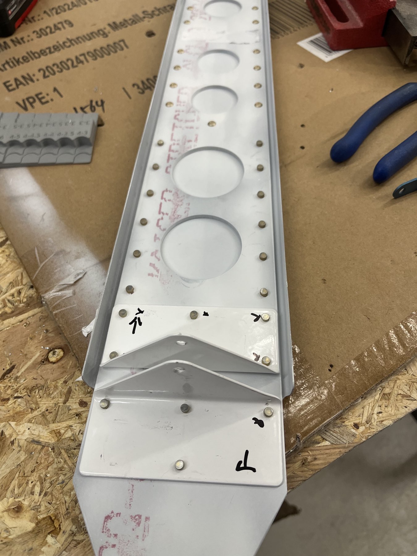 Die großen Winkel an der untersten Stelle im Holm. Hier wurde wichtig, dass die flache Seite auf der anderen Seite ist