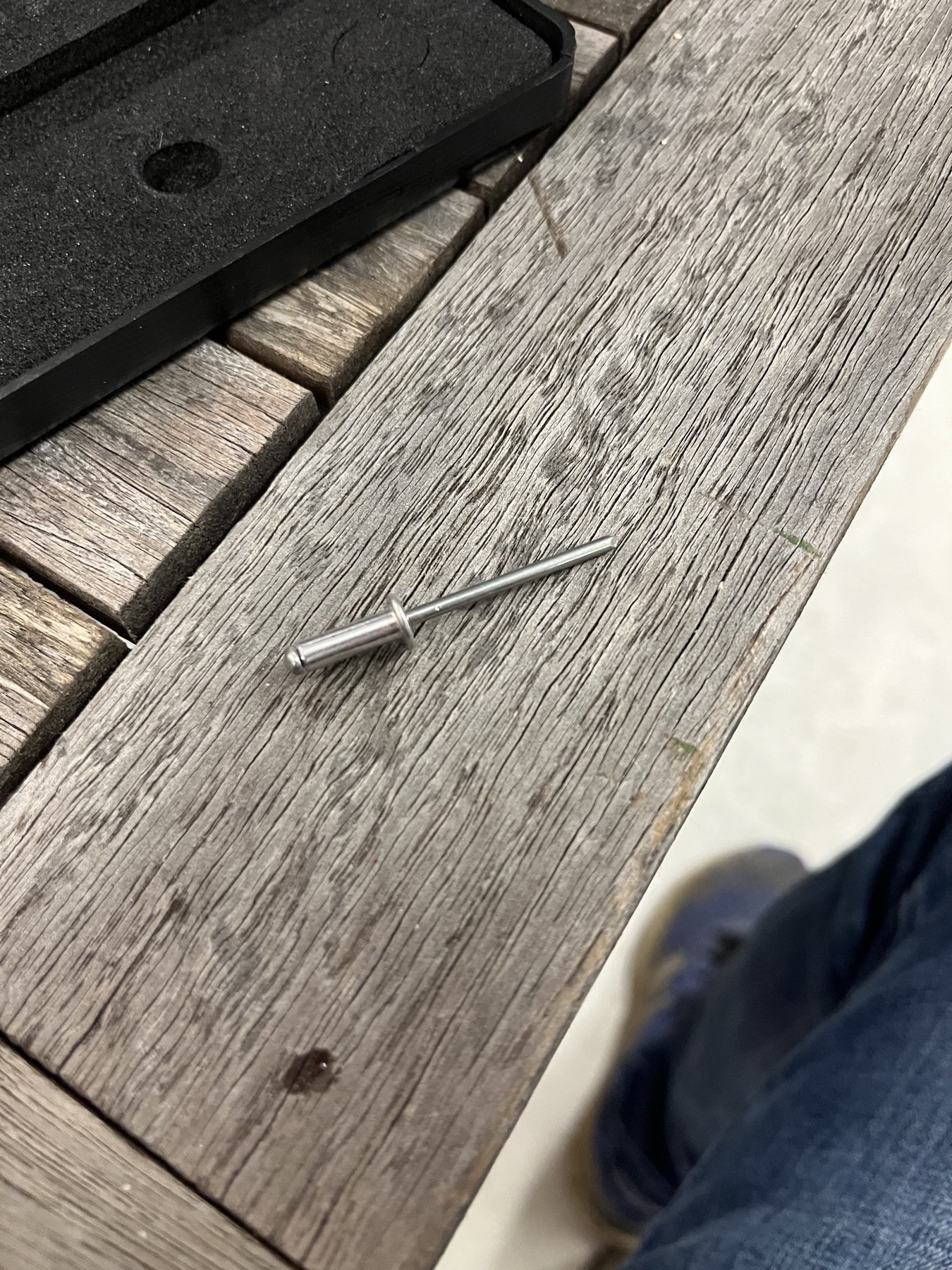 AD5 Pulled rivet (nicht verwendet)