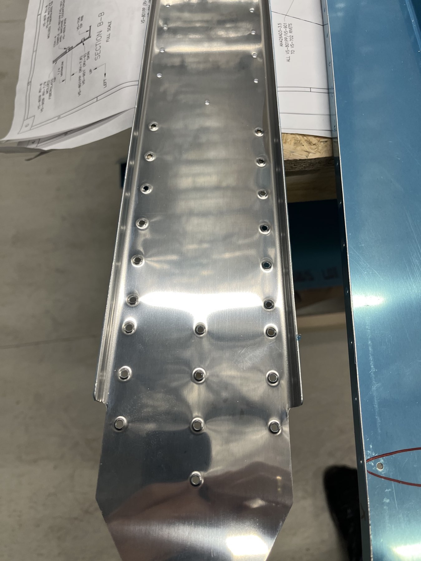 Vertical stabilizer gedimpelt