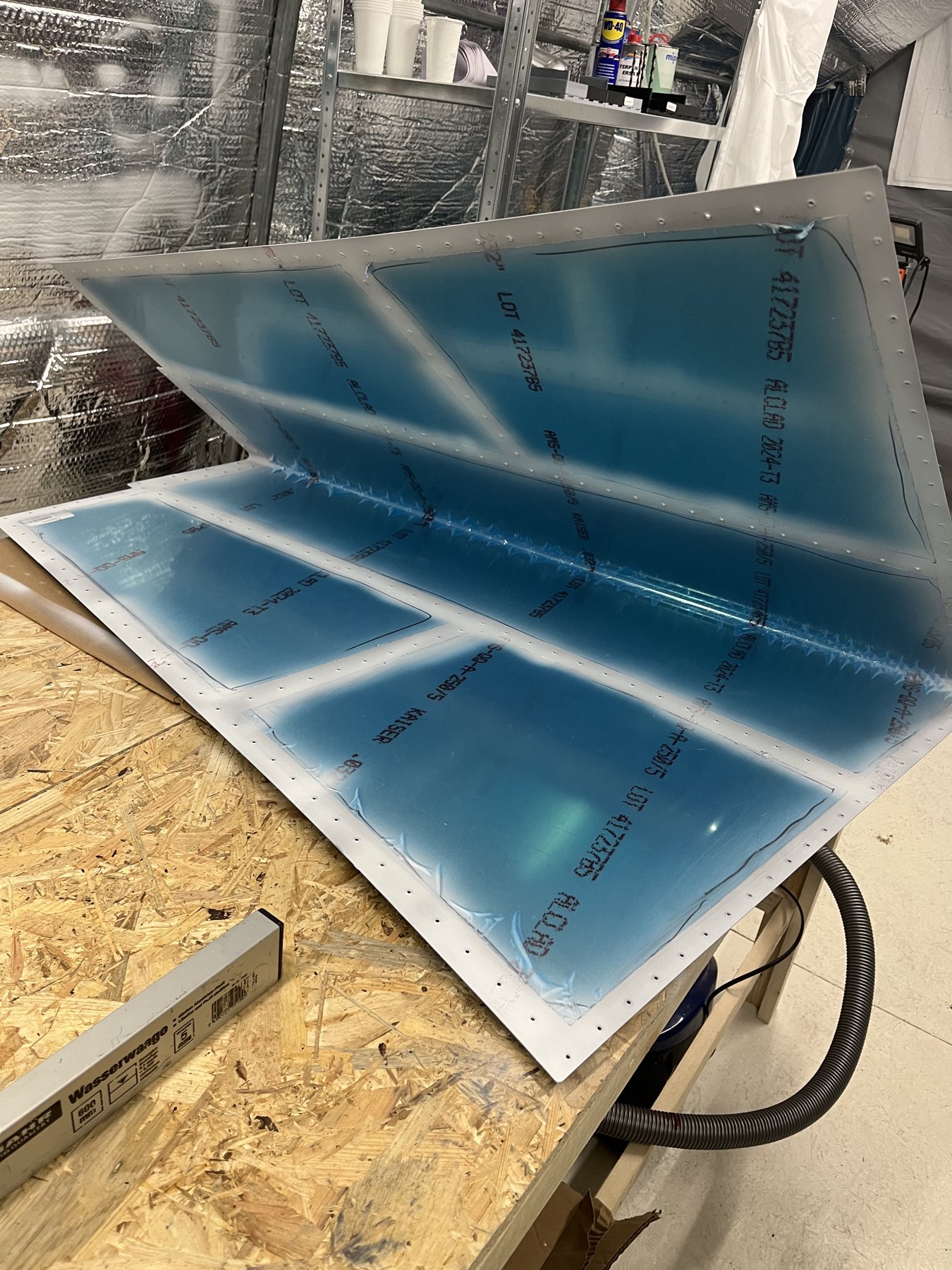 Innenseite des „Skins“. Die saubere Trennung von der Folie wurde mit einem Lötkolben geschaffen