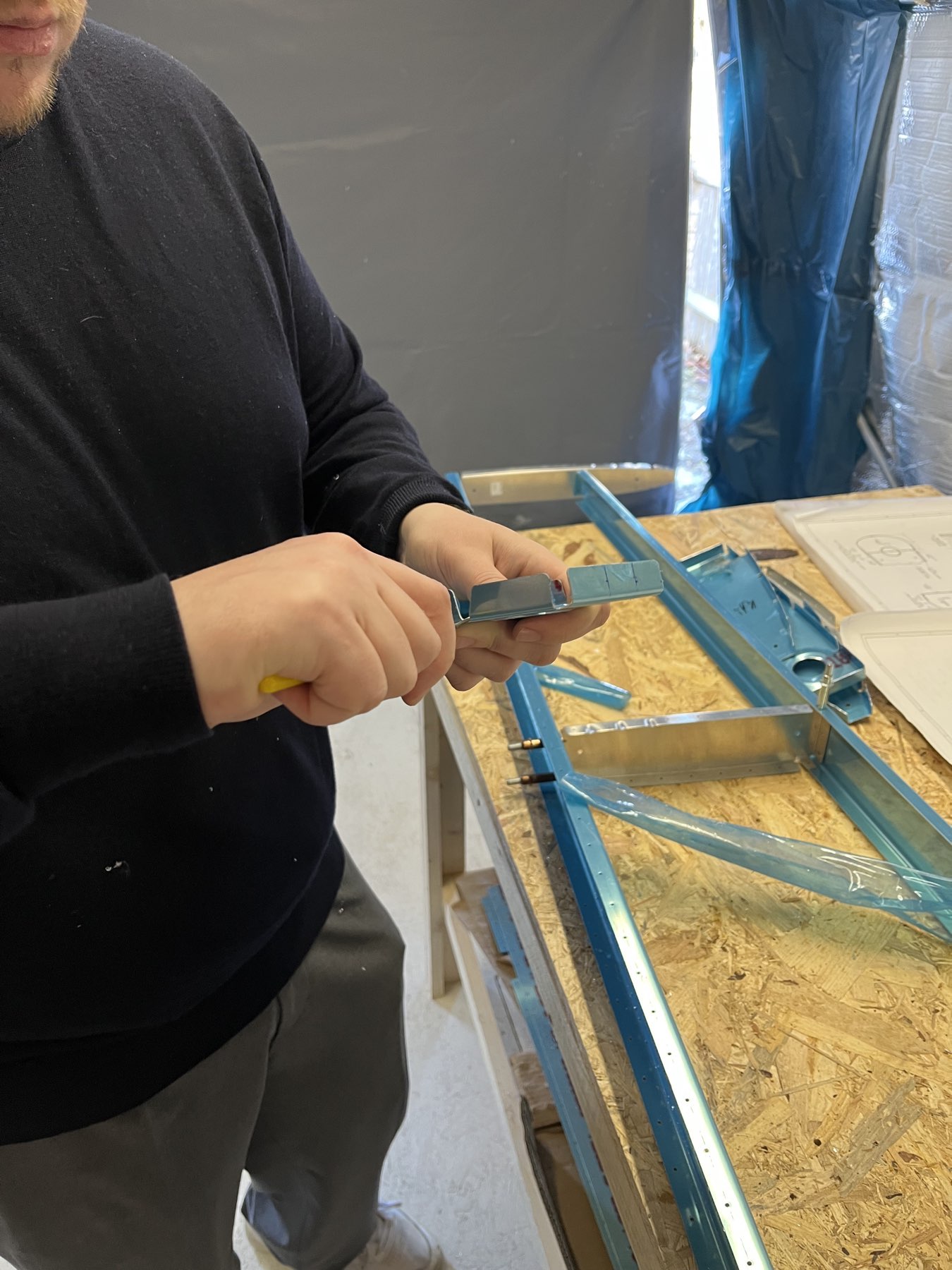 Entgraten der Bauteile