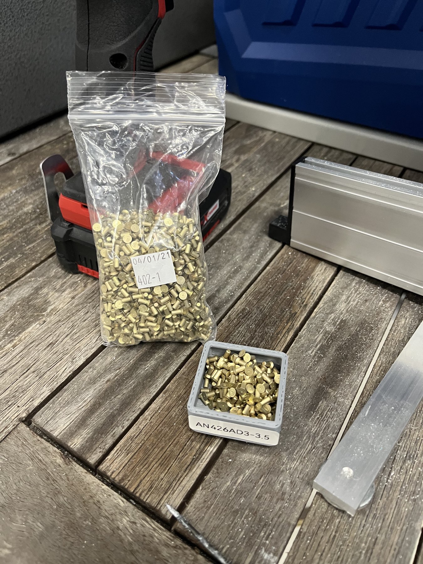 Noch einige Nieten zum verbrauchen..