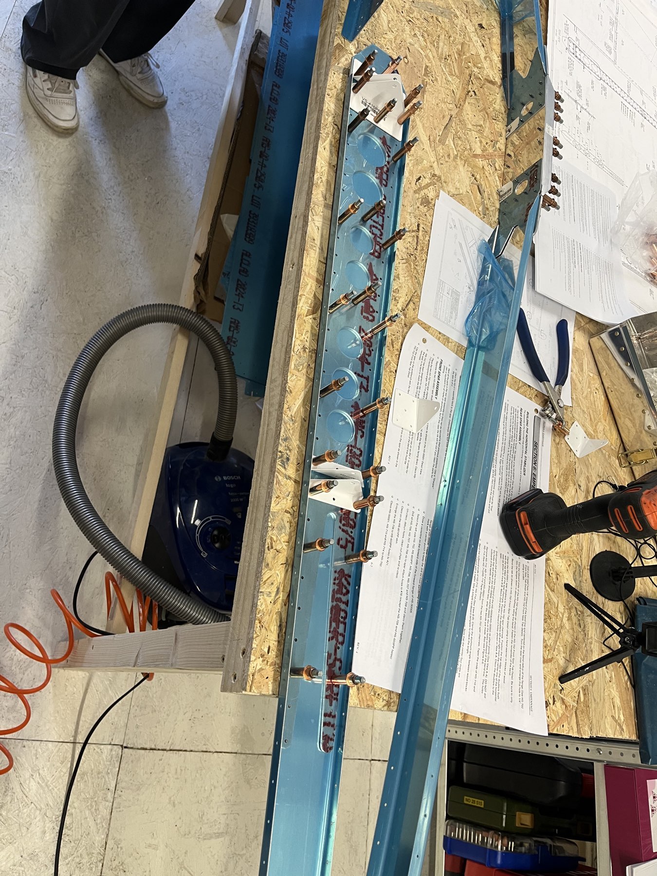 Zusammengebauter Verstärker, Winkel und Stabilizer