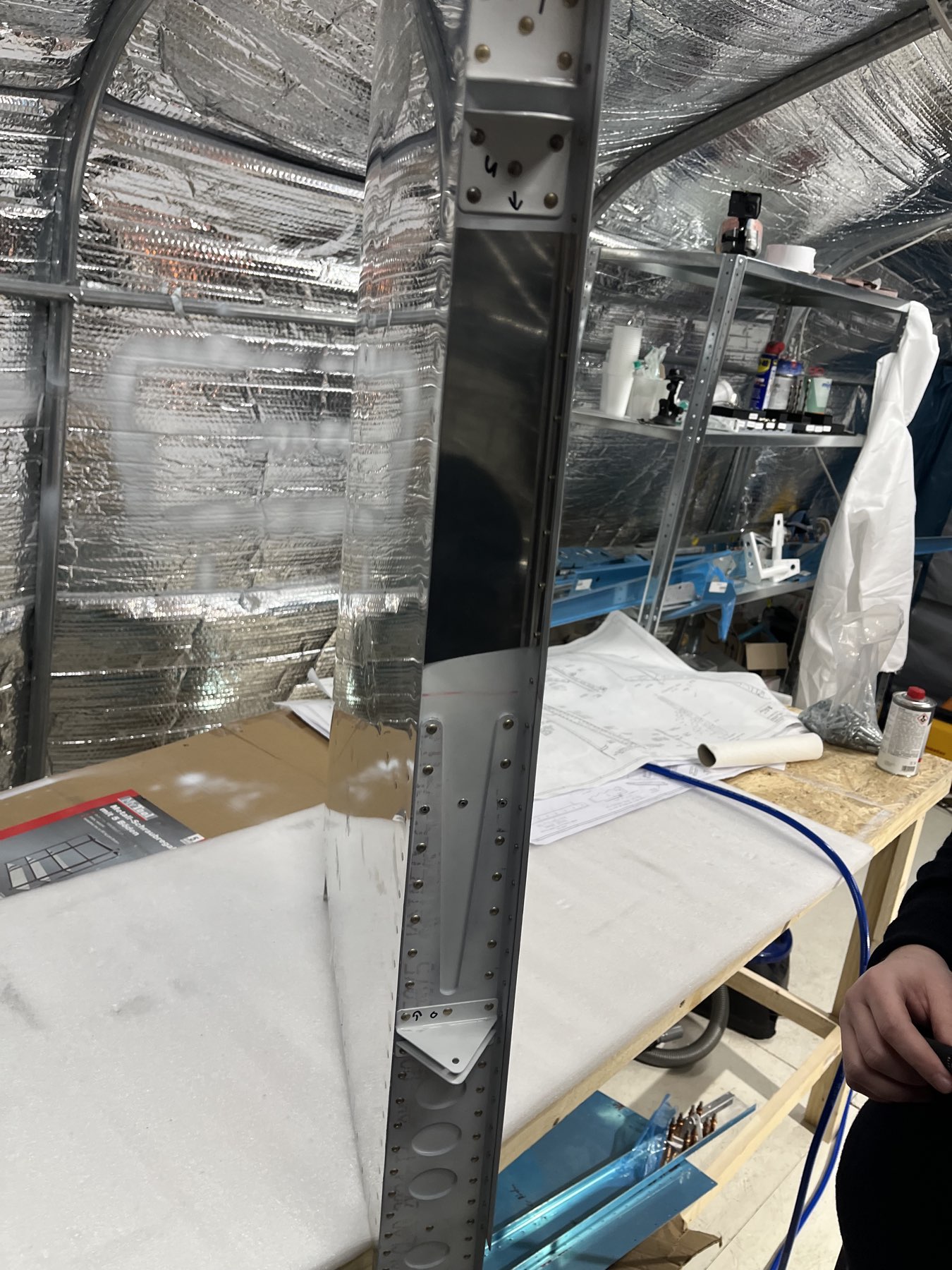 VS aufrecht stehend nachdem fertig genietet worden ist